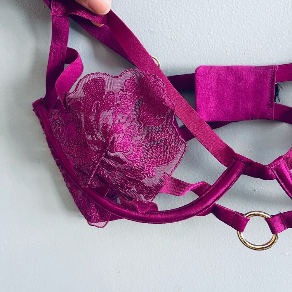 Bra - Picture 3 of 8